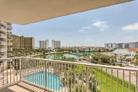 High-Rise Destin Condo w/ Balcony + Pool View - Condos