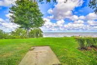 Private Waterfront Lake Erie Home w/ BBQ Patio - Wifi