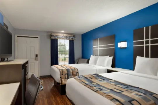 Baymont by Wyndham Albany at Albany Mall فنادق في 