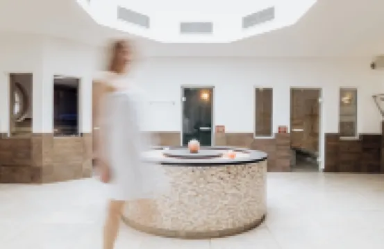 克魯姆巴赫託爾酒店 榮-格拉伯菲爾德縣酒店