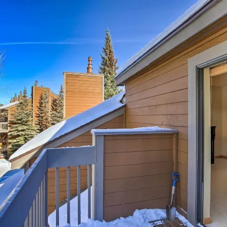 Ski-in Breckenridge Abode Walk to Main St and Lifts