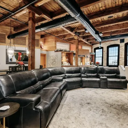 Exquisite 3Bdr Penthouse in Downtown TC