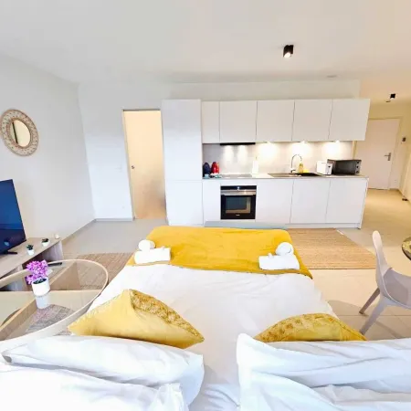 Warm&Bright 1BR w terrace&parking