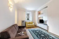 Little Mermaid of Stresa - Happy Rentals - Condos