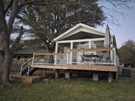 Eventide Bantam Lakeside Cabin