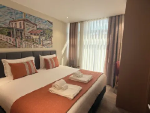 Oporto Station Hostel & Rooms Hotels in Campanha