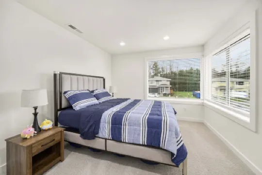 Brand New 5BR Home Fenced Yard Ample Parking