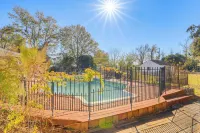 7 Mi to Neuse River! Family Home w/ Poolside Oasis