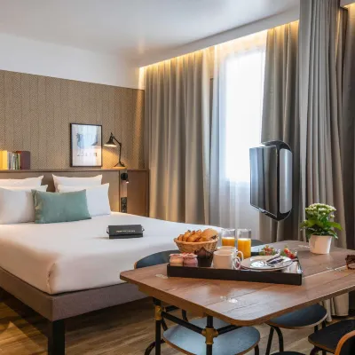 نوفوتيل سويتس نيس أيربورت Hotels near آريناس