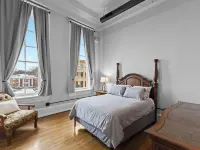 Luxury Downtown Apartment• Walk Everywhere • Fast WiFi • Sleeps 8 Hotels in Delaware