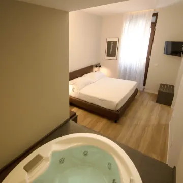 Palazzo Bellocchi - Suites & Apartments