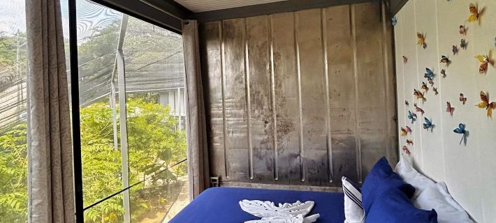 Capsule Pupa House Hotels in Tamarindo