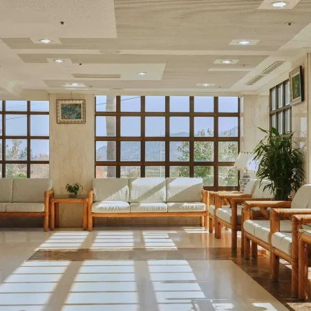 Kinsa Holiday Hotel