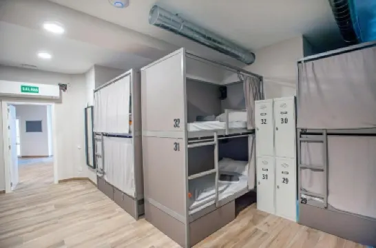 Hostel Dos Estaciones Hoteles cerca de Pl. Portal de Elche