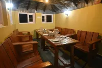 The Wild Planet - Treehouses & Cottages - Breakfast