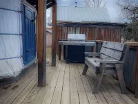 Poindexter’s Palace-A Yurt and A Tiny Home! 클라크 포크 호텔