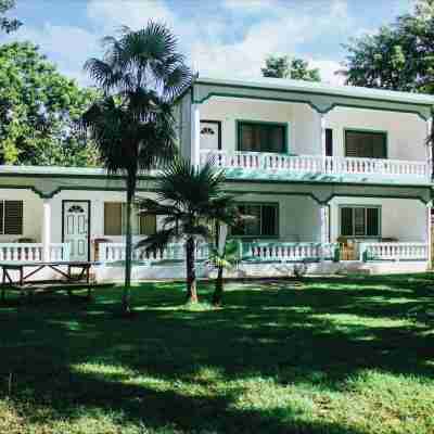 Modern Home 10minstobeach, Private Cliff, AC Wifi Hotel Exterior