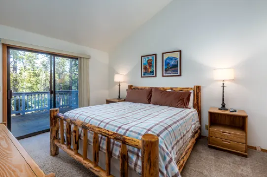 Private Hot Tub and Cozy Fireplace - Inviting Family Haven