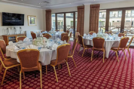 Hampshire Court Hotel & Spa