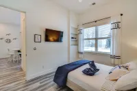 New Home on Lake Michigan's Traverse City West Bay - Homestays