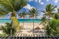 Costa Atlantica Punta Cana - Beach Vacation Condos - Merinäköala