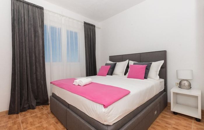 Apartments Ivi