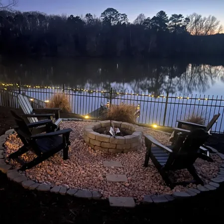 Cozy lake front house with dock on Lake Tillery