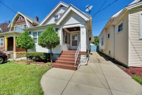 Buffalo Vacation Rental ~ 8 Mi from Canalside! - parking