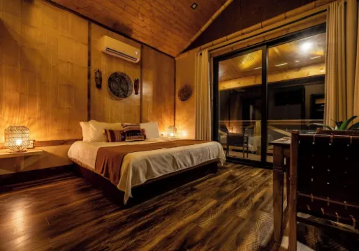 Kilimanjaro Safari Treehouse at Four Fillies Lodge