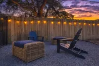 Charming 1-Bedroom Guest House Near NRG with a Level 2 Fast EV Charger