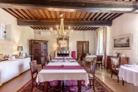 Domaine de Rhodes - 5 Chambres et 7 Locations de Vacances