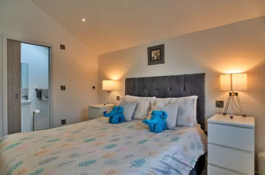 Penthouse Apartment in Teignmouth, No Deposit