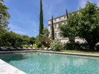 Chateau de Mazan Handwritten Collection - Pools