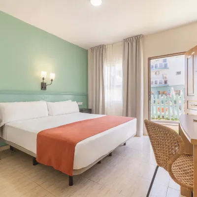 Bluesea Miramar Fuengirola Hotels near Carvajal Beach