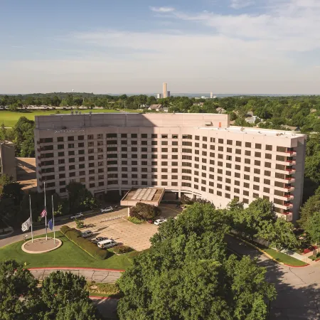 DoubleTree by Hilton Tulsa - Warren Place
