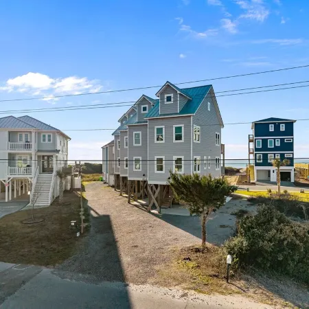 C-Shore Retreat - Great Views, Steps to the sand!