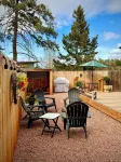 Mountain Getaway Cabin Steps from Dwtn. W.P.: Hike, Bike, Fish & Enjoy 338570 - chambre d’hôtes