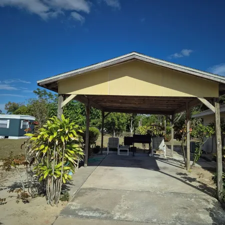 Cozy 2-Bedroom House in Charming Lake Placid, FL with WiFi, AC