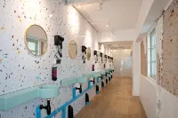 Capsule Hostel and Thai Traditional Bath Bangkok - 3 ดาว