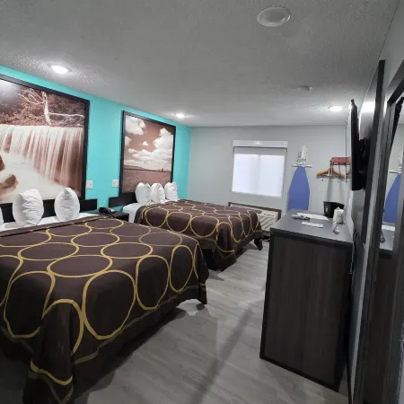 Super 8 by Wyndham Emporia