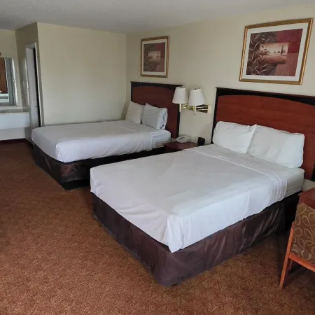 DELUXE INN SHAMROCK