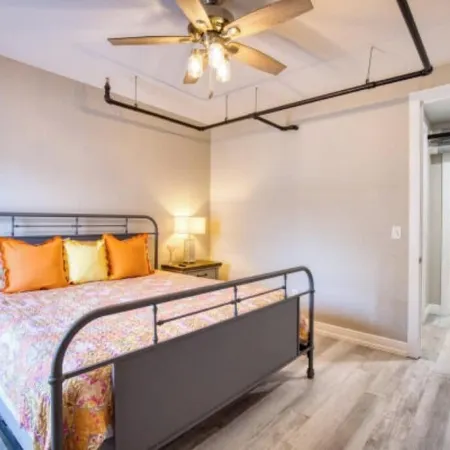 902 Howard Lofts
