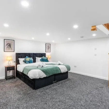 Top Hat - 1 Bed Apartment