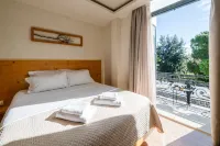 Panellinion Luxury Rooms - balcón