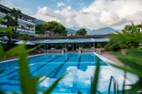 Villa Favorita - Parkhotel Delta - Pools