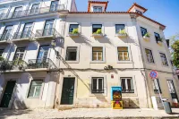 GuestReady - Apto Clássico da Família Portuguesa em Alfama Boémia
