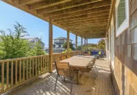 Gatsby’s Main Level. Ocean Bay Park. Heated Saltwater Pool + Hot Tub. Sleeps 12