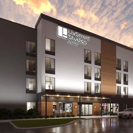 LivSmart Studios Hilton Pensacola I-10 North Davis Hwy
