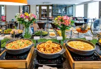 Quality Hotel & Suites Brasília - breakfast