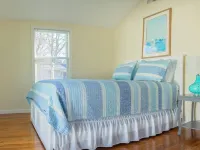 ★The Islander | Steps From Water, Fire Pit, AC★ Hotels in Mashpee